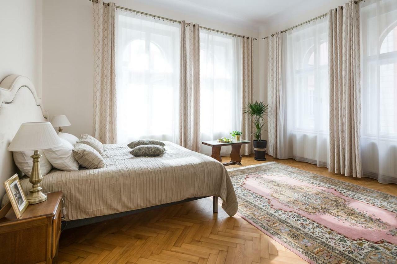 Belle Epoque I, Luxury 50m To Main Square Apartament